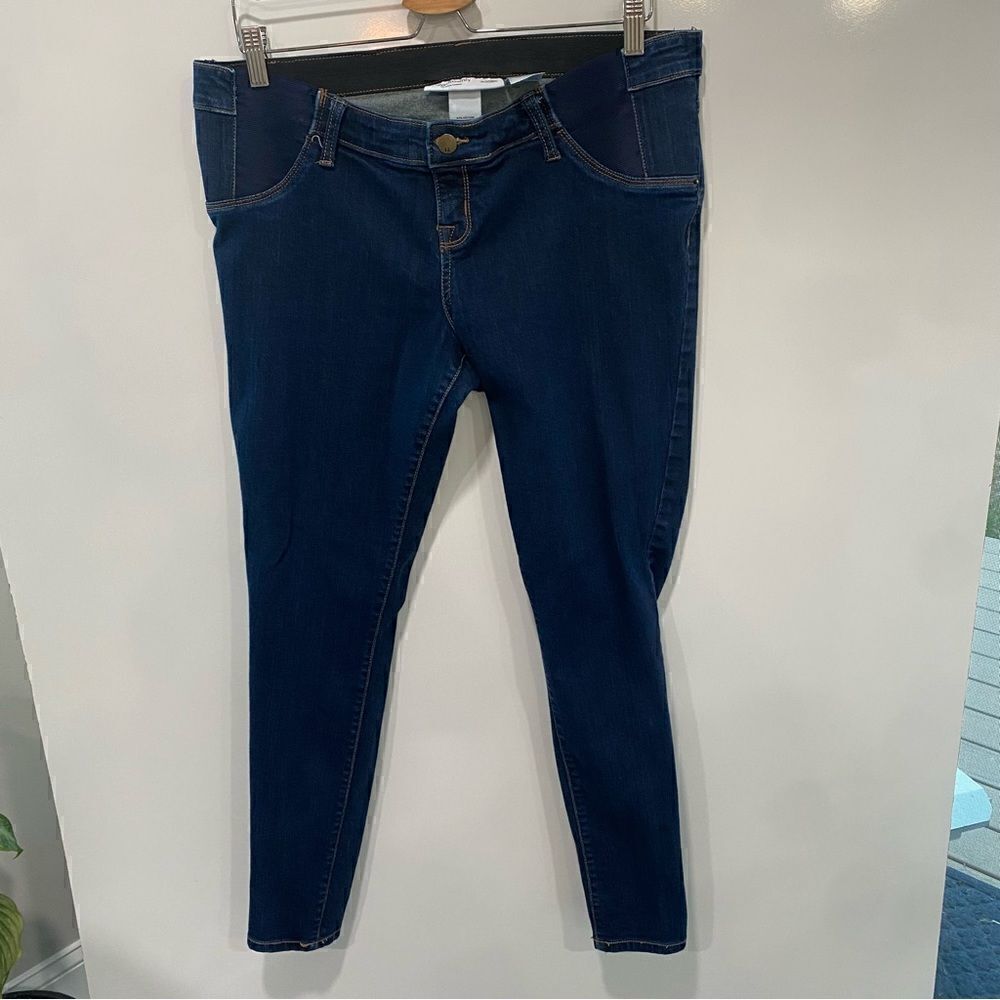 ‎Liz Lange maternity dark denim jegging size medium